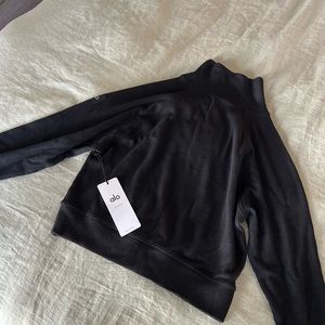 Alo Yoga Weekend Escape Mock Neck Long Sleeve in Black NEVER WORN TAGS STILL ON